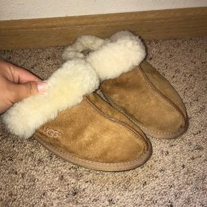 Like-new UGG Slippers
